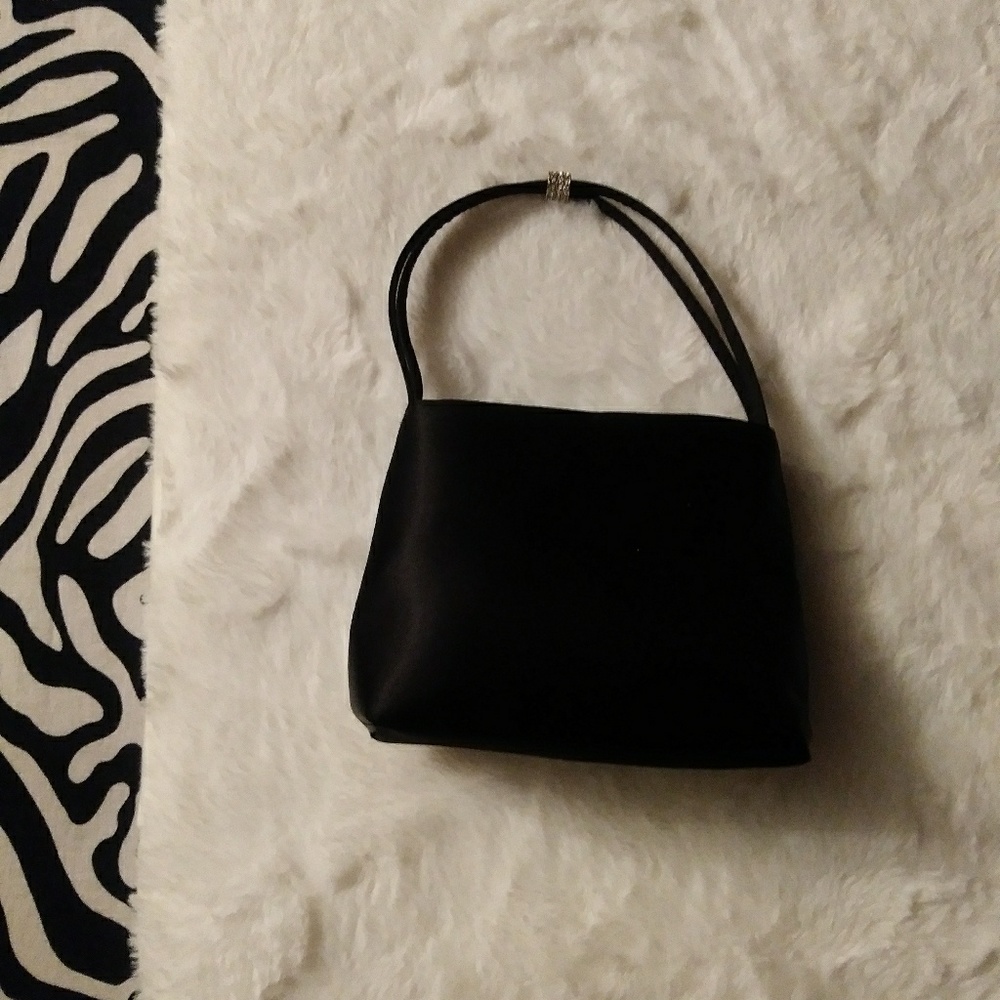 Small black cute hand purse - Picture 2 of 7